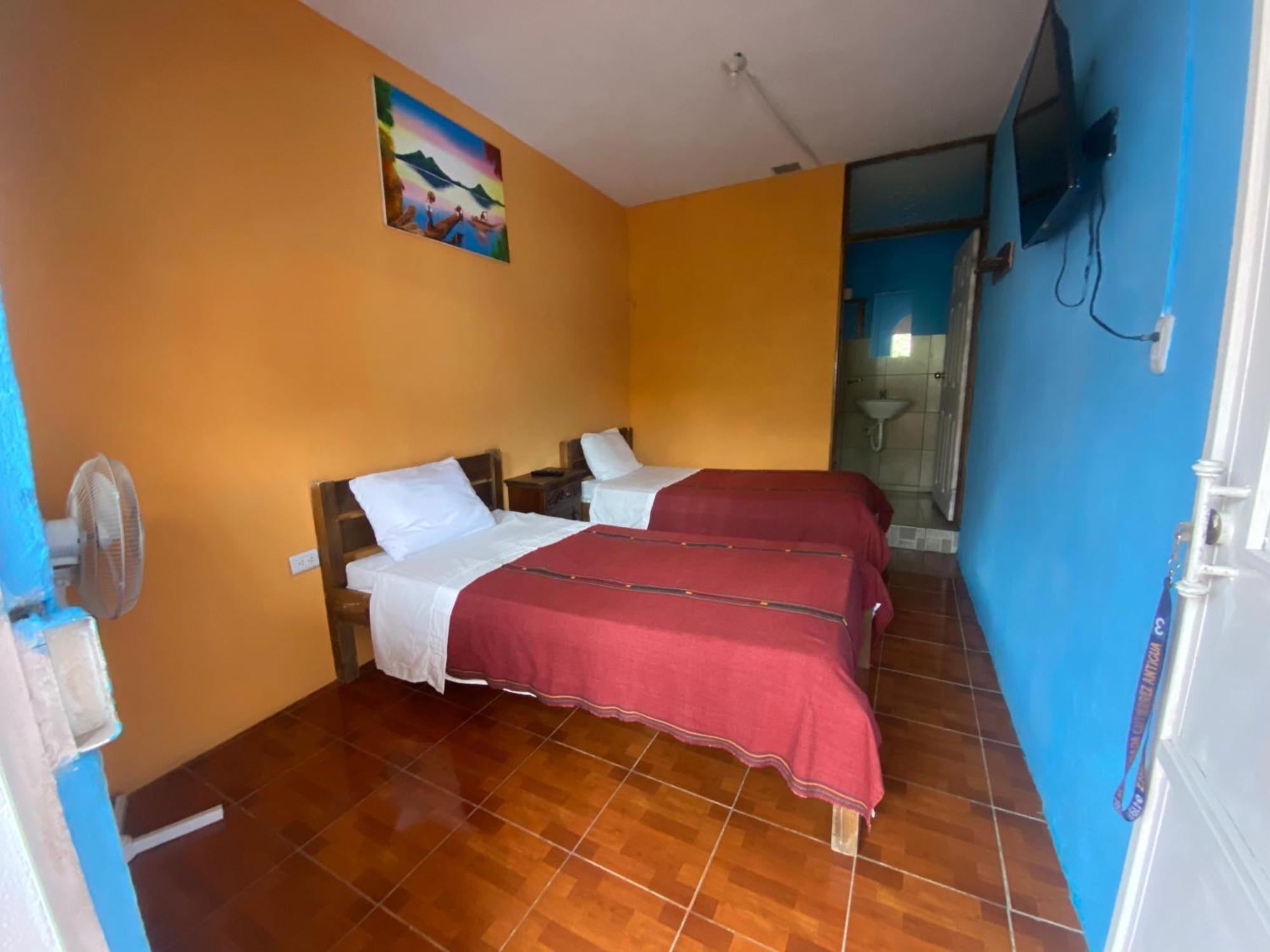Hotel Posada Gutierrez Panajachel Exterior foto