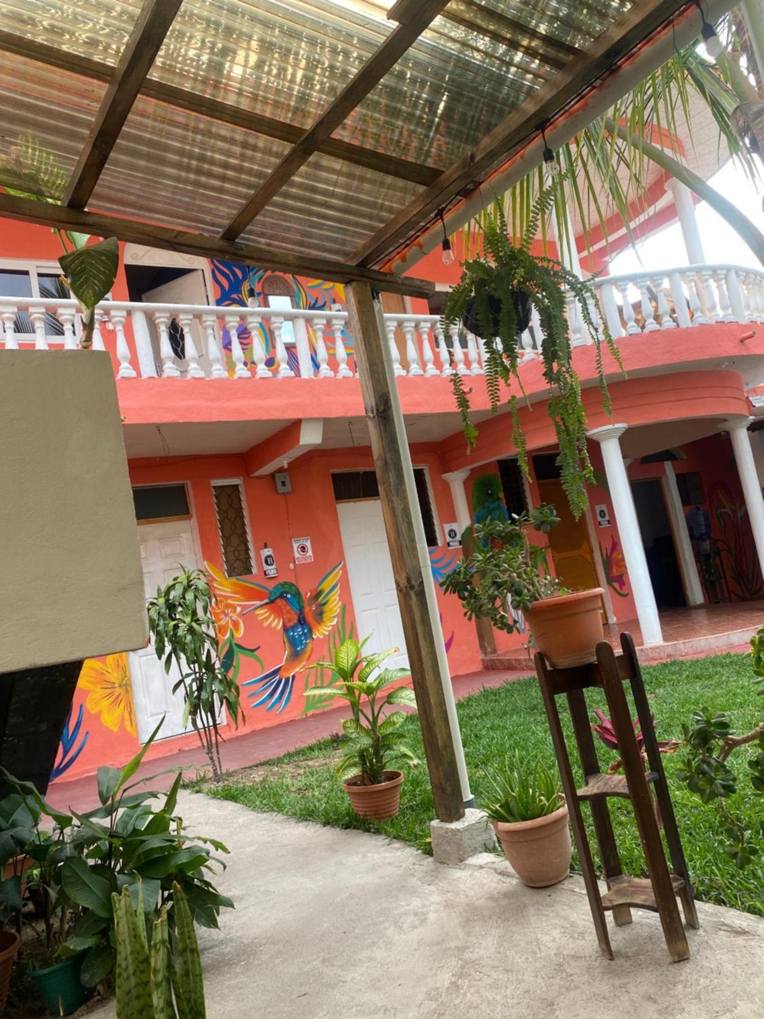 Hotel Posada Gutierrez Panajachel Exterior foto